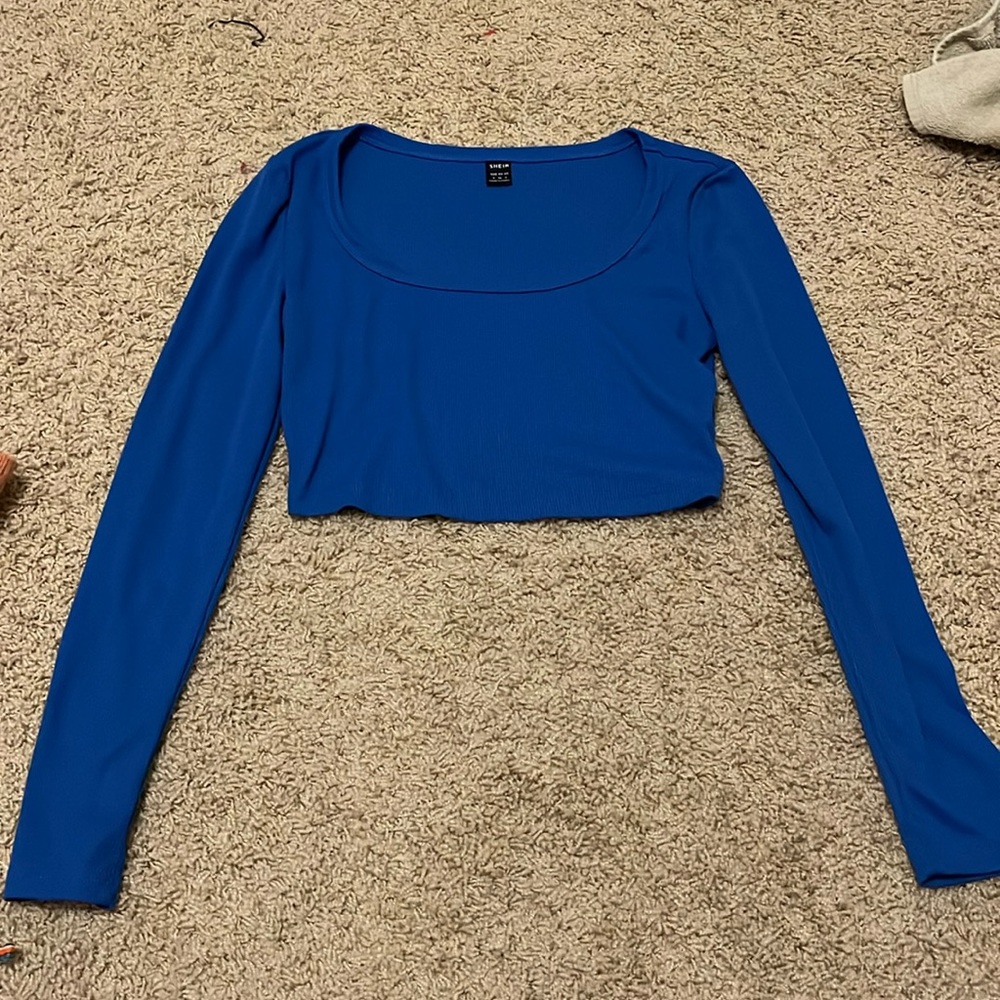 long sleeve crop top